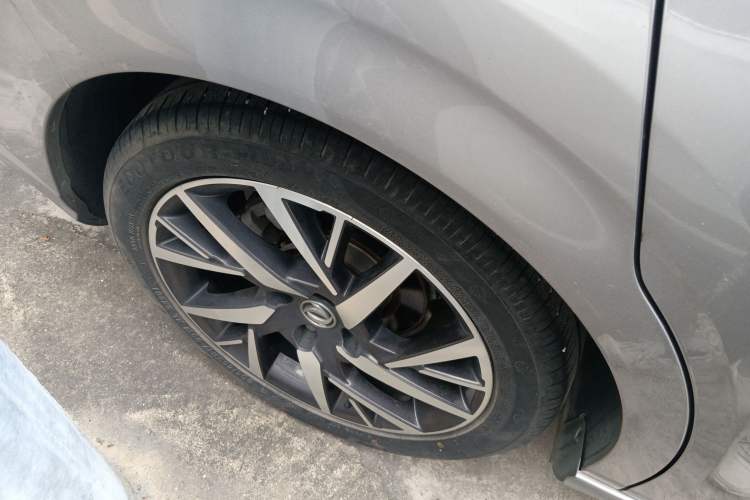 Used Dongfeng Aeolus Yixuan 2020 230T Automatic Advanced Edition Right Rear Wheel Hub