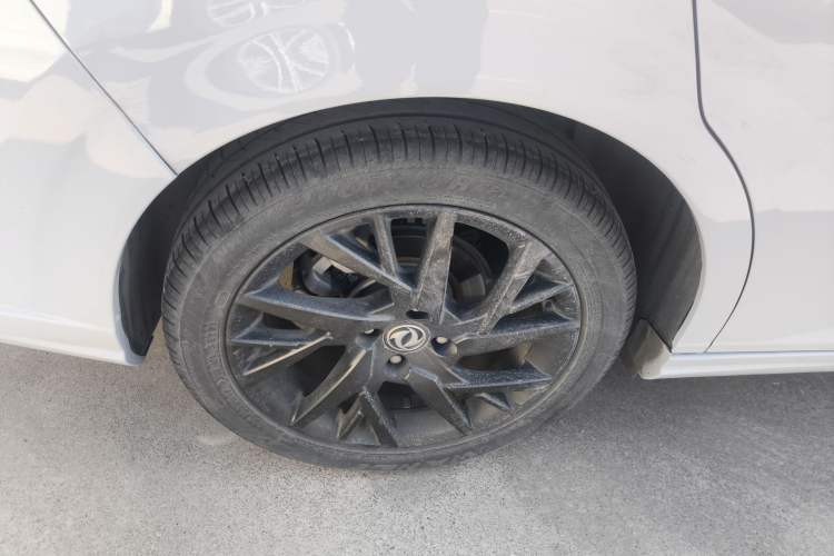 Used Dongfeng Aeolus Yixuan 2020 230T Automatic Cool Stylish Dark Knight Edition Right Rear Wheel Hub