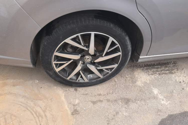 Used Dongfeng Aeolus Yixuan 2020 230T Automatic Advanced Edition Right Rear Wheel Hub