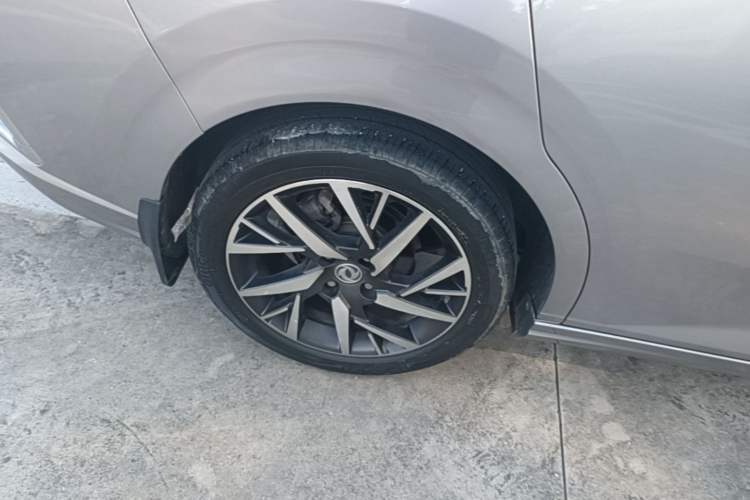 Used Dongfeng Aeolus Yixuan 2020 230T Automatic Cool Edition Right Rear Wheel Hub