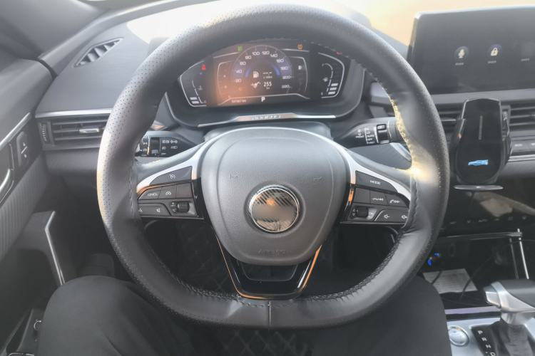 Used Dongfeng Aeolus Yixuan 2020 230T Automatic Cool Stylish Dark Knight Edition Steering Wheel