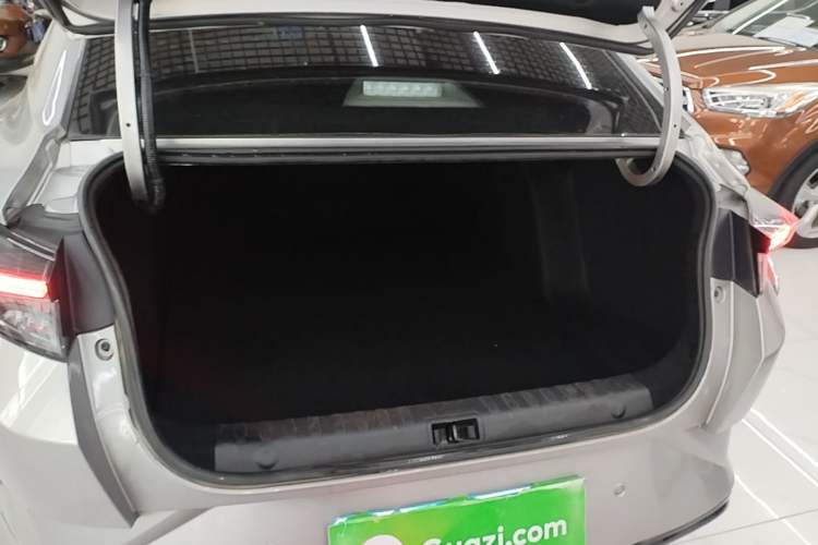 Used Dongfeng Aeolus Yixuan 2020 230T Automatic Cool Edition Trunk