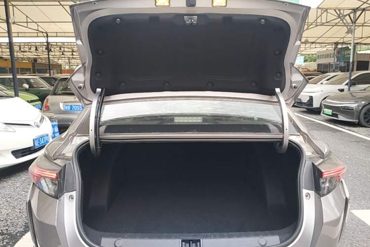 Used Dongfeng Aeolus Yixuan 2020 230T Automatic Cool Track Edition Trunk