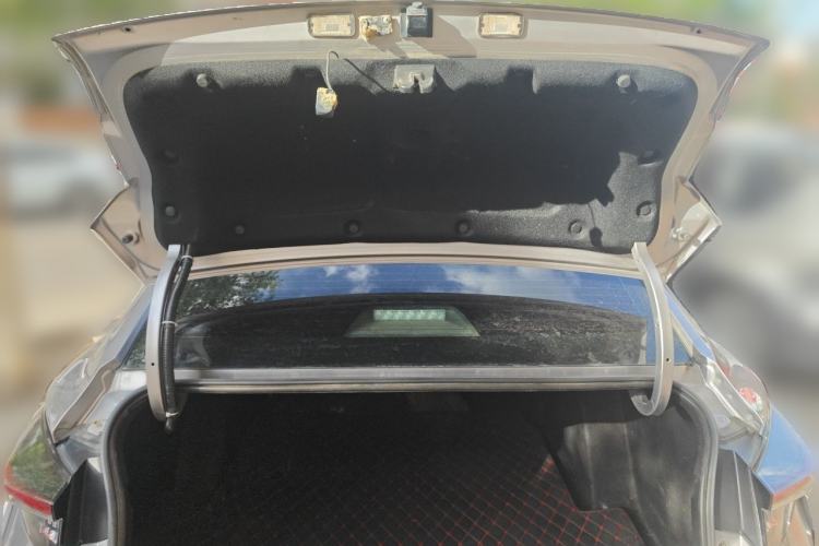 Used Dongfeng Aeolus Yixuan 2020 230T Automatic Advanced Edition Trunk