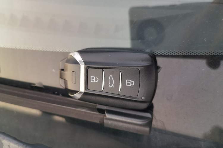 Used Dongfeng Aeolus Yixuan 2020 230T Automatic Advanced Edition Vehicle Key