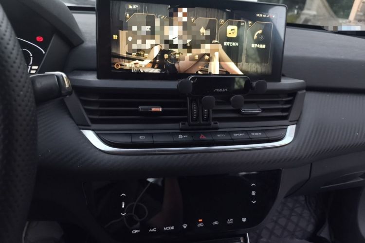 Used Dongfeng Aeolus Yixuan 2020 230T Automatic Dazzle Track Edition Audio And AC Panel