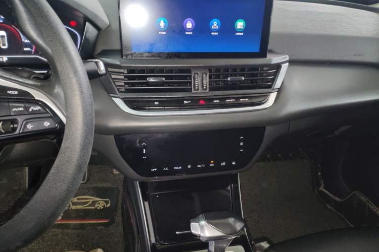 Used Dongfeng Aeolus Yixuan 2020 230T Automatic Cool Edition Audio And AC Panel