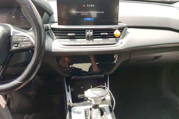 Used Dongfeng Aeolus Yixuan 2020 230T Automatic Cool Edition Audio And AC Panel