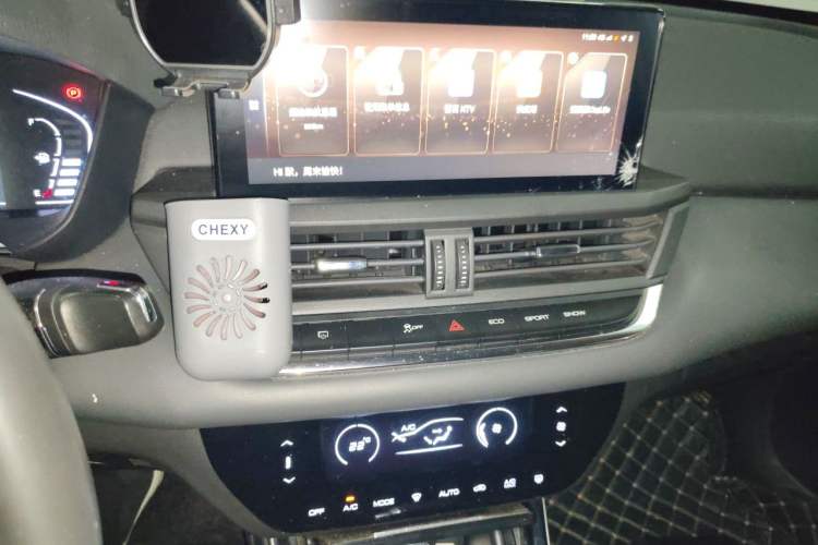 Used Dongfeng Aeolus Yixuan 2020 230T Automatic Advanced Edition Audio And AC Panel