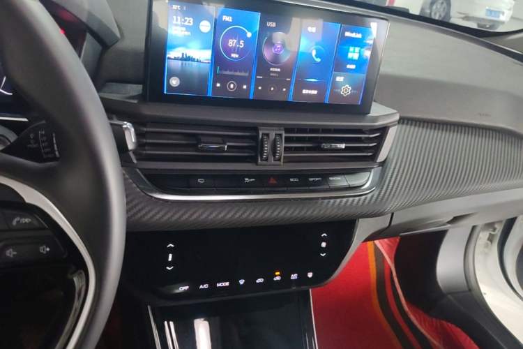 Used Dongfeng Aeolus Yixuan 2020 230T Automatic Xuan Yue Track Edition Audio And AC Panel