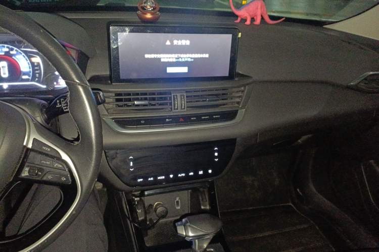 Used Dongfeng Aeolus Yixuan 2020 230T Automatic Cool Edition Audio And AC Panel