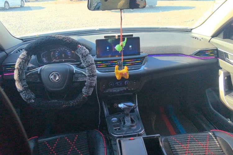 Used Dongfeng Aeolus Yixuan 2020 230T Automatic Advanced Edition Center Console