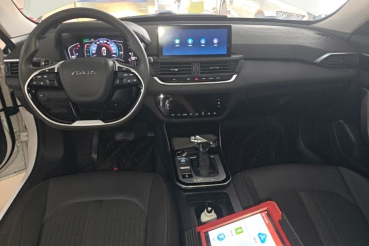 Used Dongfeng Aeolus Yixuan 2020 230T Automatic Dazzle Track Edition Center Console