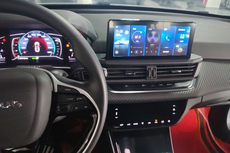 Used Dongfeng Aeolus Yixuan 2020 230T Automatic Xuan Yue Track Edition Center Console