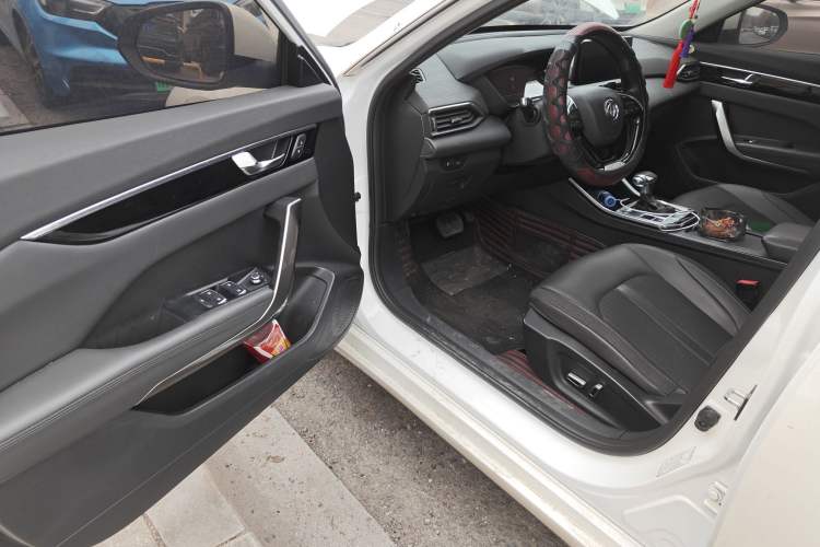 Used Dongfeng Aeolus Yixuan 2020 230T Automatic Advanced Edition Driver Seat