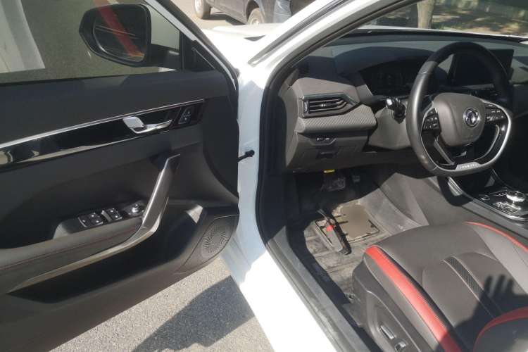 Used Dongfeng Aeolus Yixuan 2020 200T Automatic XuanYao Edition Driver Seat