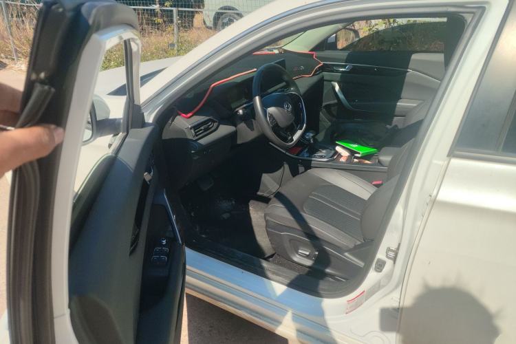 Used Dongfeng Aeolus Yixuan 2020 230T Automatic Glare-Proof Dark Knight Edition Driver Seat