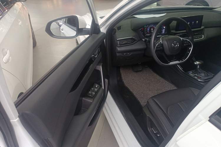 Used Dongfeng Aeolus Yixuan 2020 230T Automatic Advanced Edition Driver Seat
