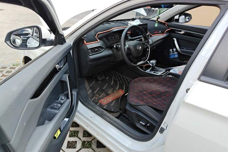 Used Dongfeng Aeolus Yixuan 2020 230T Automatic Advanced Edition Driver Seat