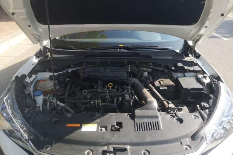 Used Dongfeng Aeolus Yixuan 2020 200T Automatic XuanYao Edition Engine Bay