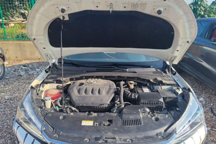 Used Dongfeng Aeolus Yixuan 2020 230T Automatic Advanced Edition Engine Bay