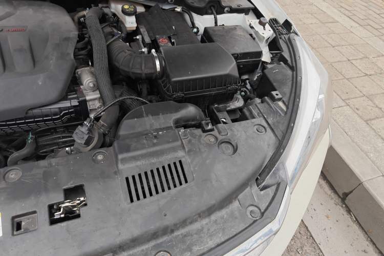 Used Dongfeng Aeolus Yixuan 2020 230T Automatic Advanced Edition Engine Bay Left
