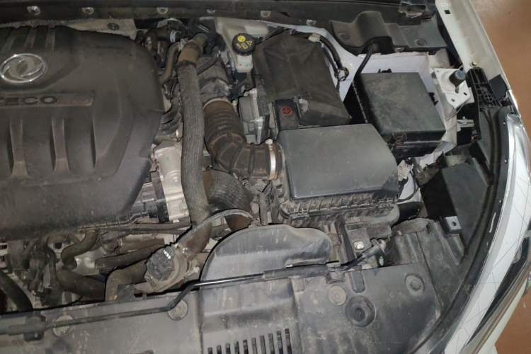 Used Dongfeng Aeolus Yixuan 2020 230T Automatic Advanced Edition Engine Bay Left