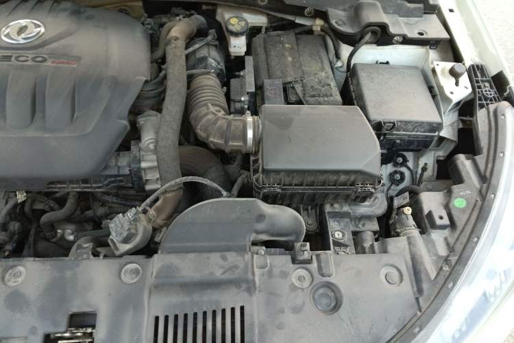 Used Dongfeng Aeolus Yixuan 2020 230T Automatic Cool Track Rider Edition Engine Bay Left