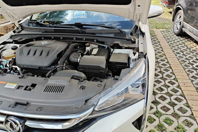 Used Dongfeng Aeolus Yixuan 2020 230T Automatic Advanced Edition Engine Bay Left
