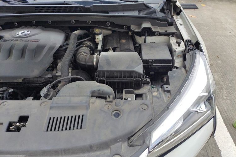 Used Dongfeng Aeolus Yixuan 2020 230T Automatic Advanced Edition Engine Bay Left