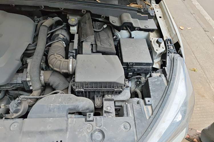 Used Dongfeng Aeolus Yixuan 2020 230T Automatic Advanced Edition Engine Bay Left