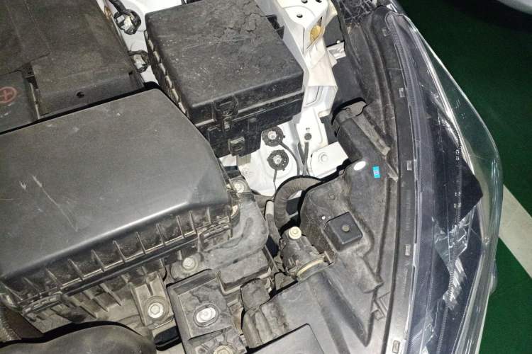 Used Dongfeng Aeolus Yixuan 2020 230T Automatic Cool Edition Engine Bay Left