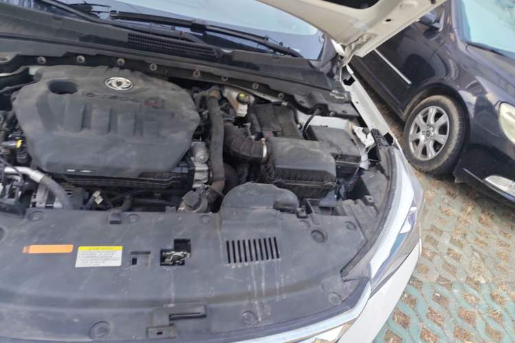 Used Dongfeng Aeolus Yixuan 2020 230T Automatic Dazzle Track Edition Engine Bay Left