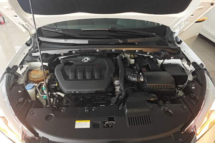 Used Dongfeng Aeolus Yixuan 2020 230T Automatic Dazzle Track Edition Engine Bay