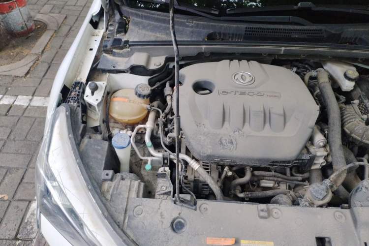 Used Dongfeng Aeolus Yixuan 2020 230T Automatic Advanced Edition Engine Bay Right
