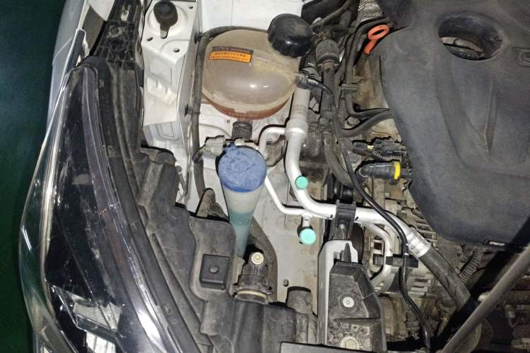 Used Dongfeng Aeolus Yixuan 2020 230T Automatic Cool Edition Engine Bay Right
