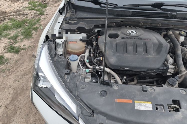 Used Dongfeng Aeolus Yixuan 2020 230T Automatic Dazzle Track Edition Engine Bay Right