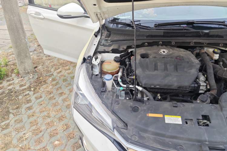 Used Dongfeng Aeolus Yixuan 2020 230T Automatic Dazzle Track Edition Engine Bay Right