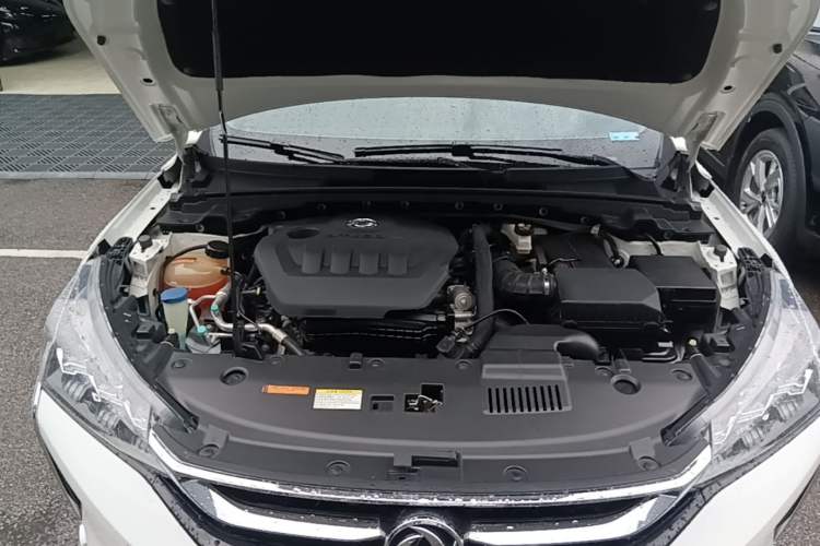 Used Dongfeng Aeolus Yixuan 2020 230T Automatic Cool Edition Engine Bay