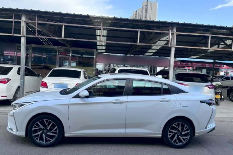 Used Dongfeng Aeolus Yixuan 2020 230T Automatic Advanced Edition Exterior 2