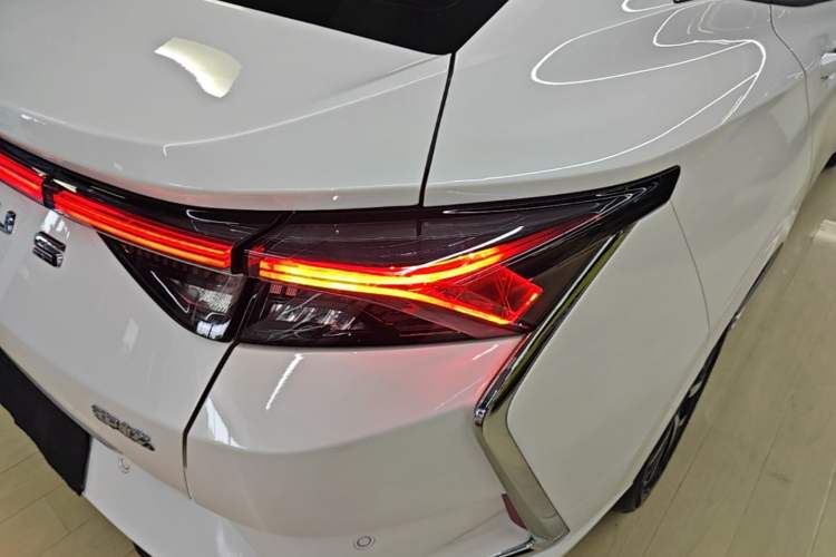 Used Dongfeng Aeolus Yixuan 2020 230T Automatic Advanced Edition Exterior 3