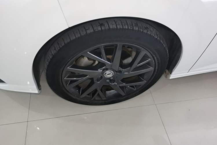 Used Dongfeng Aeolus Yixuan 2020 230T Automatic Glare-Proof Dark Knight Edition Exterior 4