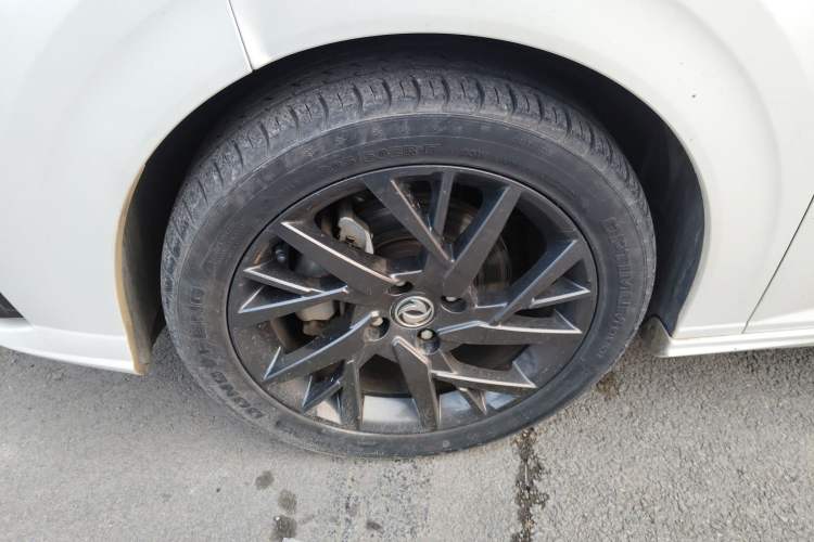 Used Dongfeng Aeolus Yixuan 2020 230T Automatic Cool Stylish Dark Knight Edition Exterior 4