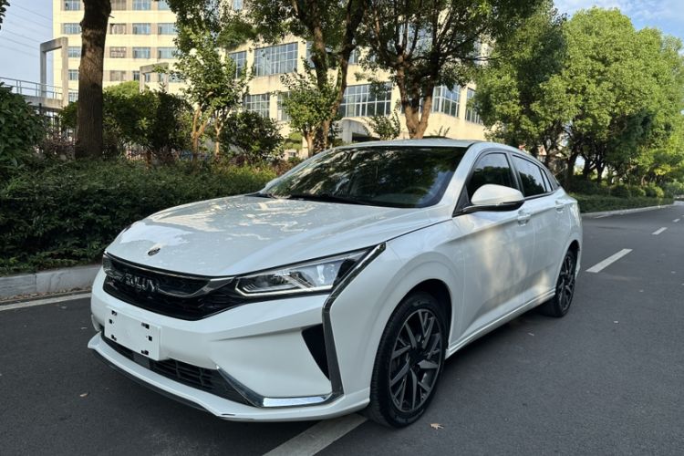 Used Dongfeng Aeolus Yixuan 2020 230T Automatic Dazzle Track Edition Exterior 4