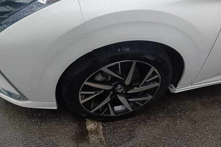 Used Dongfeng Aeolus Yixuan 2020 230T Automatic Cool Edition Exterior 4