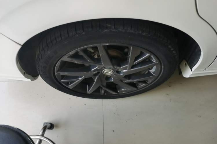 Used Dongfeng Aeolus Yixuan 2020 230T Automatic Glare-Proof Dark Knight Edition Exterior 5