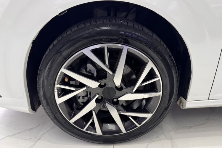 Used Dongfeng Aeolus Yixuan 2020 230T Automatic Dazzle Track Edition Exterior 5