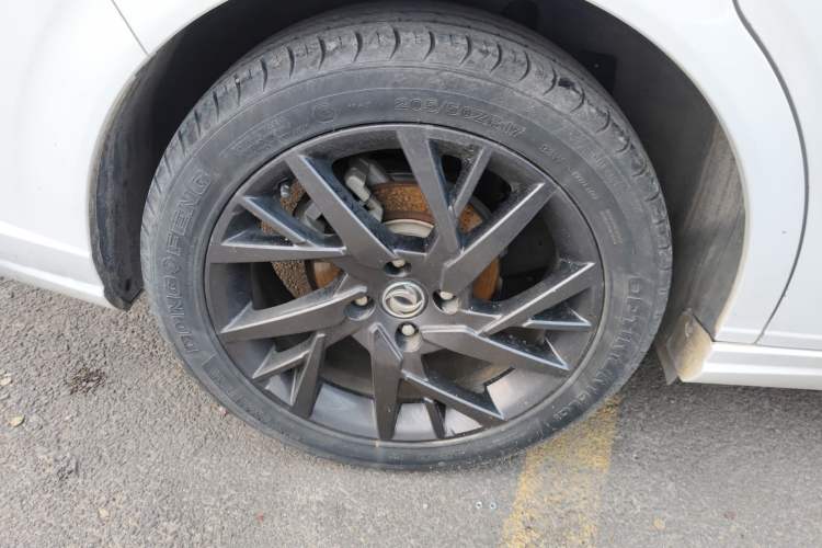 Used Dongfeng Aeolus Yixuan 2020 230T Automatic Cool Stylish Dark Knight Edition Exterior 5