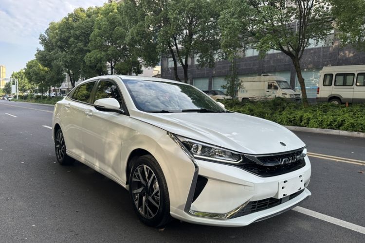 Used Dongfeng Aeolus Yixuan 2020 230T Automatic Dazzle Track Edition Exterior 6