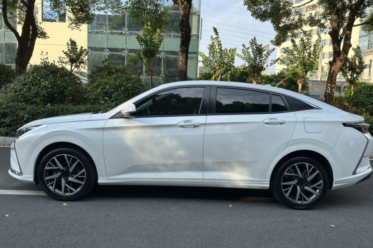 Used Dongfeng Aeolus Yixuan 2020 230T Automatic Dazzle Track Edition Exterior 7